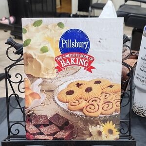 PILLSBURY COOKBOOK- THE COMPLETE BOOK of BAKING